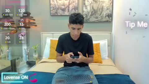 Snapshot of kieran_derek chatting on 11-11-25, 03:39 Kieran Derek online show from 11-11-25, 03:39