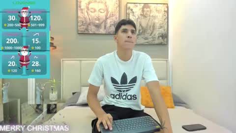 Snapshot of kieran_derek chatting on 12-23-25, 03:37 Kieran Derek online show from 12-23-25, 03:37