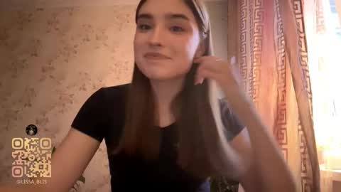 Ola my name is Lissa  Lets hit 10 Thumbs Up together   online show from 02-04-26, 01:50