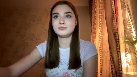 Ola my name is Lissa  Lets hit 10 Thumbs Up together   online show from 02-15-26, 04:58