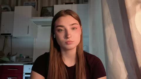 Ola my name is Lissa  Lets hit 10 Thumbs Up together   online show from 05-07-26, 02:11