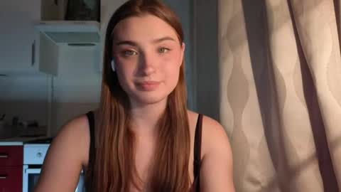 Ola my name is Lissa  Lets hit 10 Thumbs Up together   online show from 05-11-26, 02:45