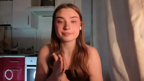 Ola my name is Lissa  Lets hit 10 Thumbs Up together   online show from 05-15-26, 04:14