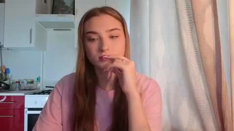 Ola my name is Lissa  Lets hit 10 Thumbs Up together   online show from 06-25-26, 01:26