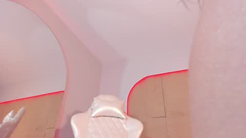 Snapshot of kiimcooper chatting on 01-28-25, 01:16 KIM COOPER online show from 01-28-25, 01:16