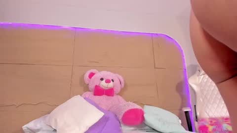 Snapshot of kiimcooper chatting on 03-01-25, 10:02 KIM COOPER online show from 03-01-25, 10:02