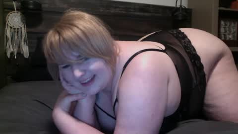 Kiki online show from 03-08-25, 02:34