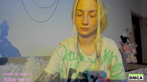 Kiki online show from 10-19-25, 06:30