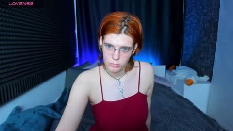 Snapshot of kiki_krash chatting on 12-03-24, 04:17 Kiki online show from 12-03-24, 04:17