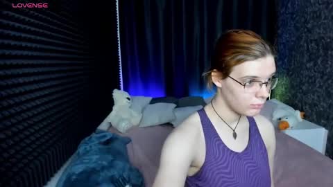 Snapshot of kiki_krash chatting on 01-09-25, 10:20 Kiki online show from 01-09-25, 10:20