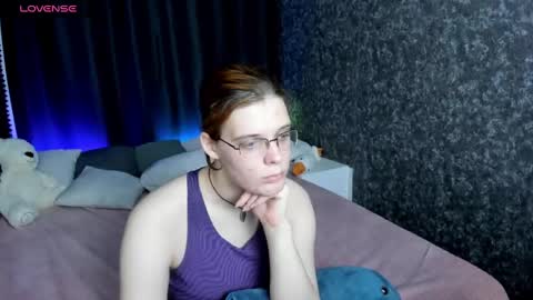 Snapshot of kiki_krash chatting on 01-09-25, 04:39 Kiki online show from 01-09-25, 04:39