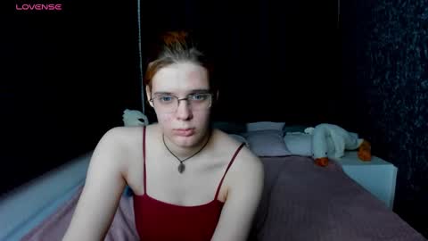 Snapshot of kiki_krash chatting on 01-12-25, 01:48 Kiki online show from 01-12-25, 01:48