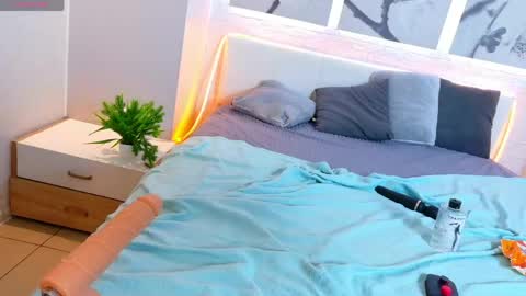 Kiki online show from 05-11-26, 04:04