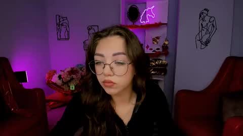 kiki_swan online show from 03-05-25, 07:49