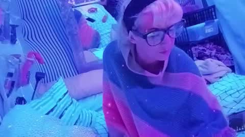 kikilovespartylights online show from 01-18-26, 02:10