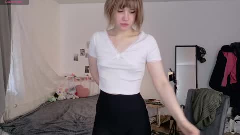 Kiki online show from 05-30-26, 01:35