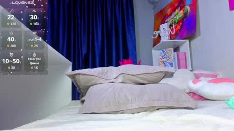 Kiki online show from 05-01-26, 02:16