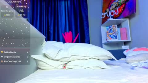 Snapshot of kikiolovely chatting on 05-15-26, 11:23 Kiki online show from 05-15-26, 11:23
