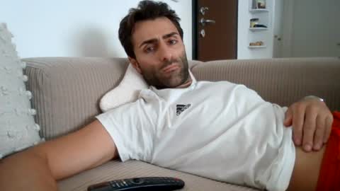 Snapshot of kikkus01 chatting on 07-17-26, 01:40 kikkus01 online show from 07-17-26, 01:40