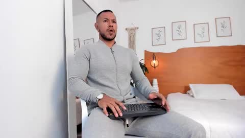 Kilua Muscle guy online show from 03-24-26, 08:36