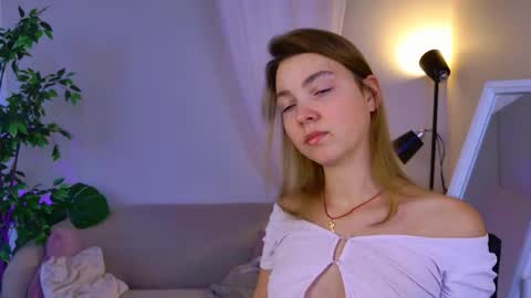 Kim online show from 09-19-25, 07:10