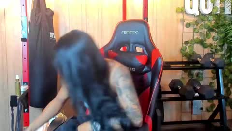 Kim online show from 03-01-25, 01:18