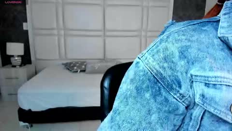 Kim online show from 05-07-26, 11:04