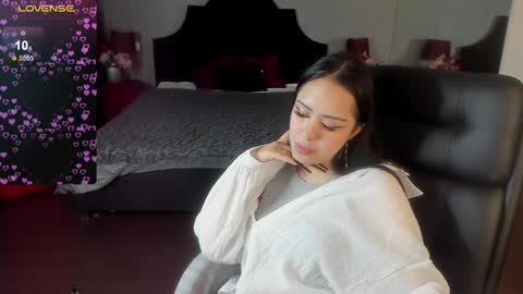 Snapshot of kim_brownie chatting on 12-21-24, 08:43 Kim online show from 12-21-24, 08:43