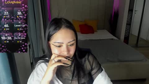 Snapshot of kim_brownie chatting on 12-26-24, 05:37 Kim online show from 12-26-24, 05:37