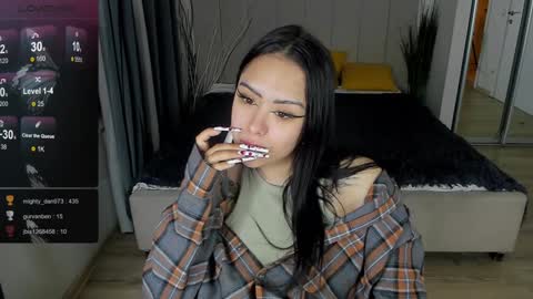 Snapshot of kim_brownie chatting on 01-23-25, 06:17 Kim online show from 01-23-25, 06:17