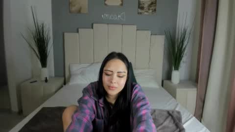 Snapshot of kim_brownie chatting on 03-11-25, 05:38 Kim online show from 03-11-25, 05:38