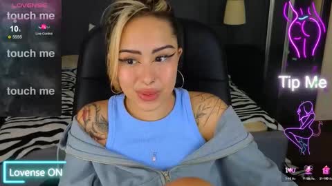 Kim online show from 10-17-25, 08:06