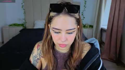 Kim online show from 10-29-25, 09:44