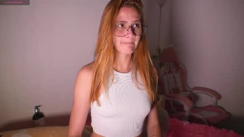 Snapshot of kim_dolls1823 chatting on 05-26-26, 07:37 ISABELLA 3 online show from 05-26-26, 07:37