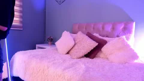 Kim Jeins666 online show from 05-01-26, 01:05