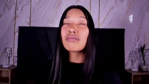 kim  online show from 09-11-25, 07:47