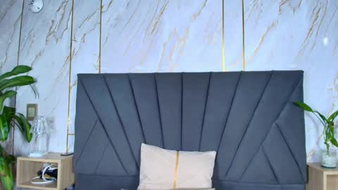 kim  online show from 09-27-25, 08:03