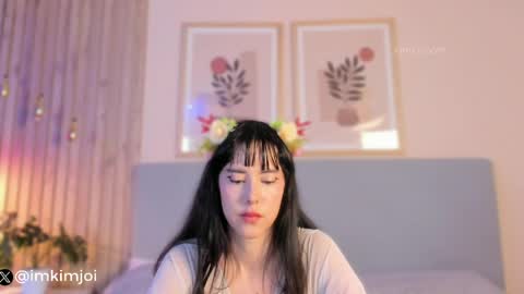Snapshot of kim_joi_ chatting on 04-01-26, 01:41 Kim Joi online show from 04-01-26, 01:41