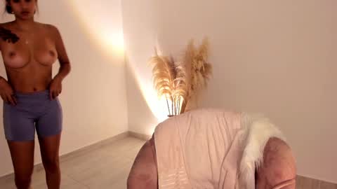 Snapshot of kim_murphy chatting on 11-06-25, 11:44 Kim Murphy online show from 11-06-25, 11:44