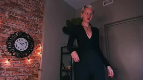 Kim online show from 09-18-25, 02:19