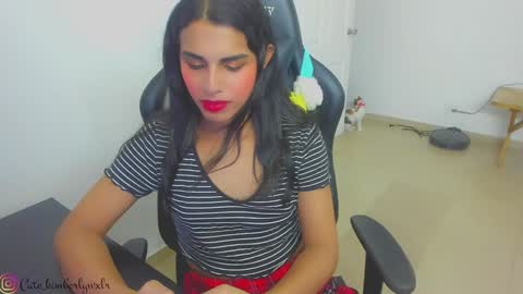 Snapshot of kim_wexler chatting on 02-07-25, 04:37 OnlyFans kimberlywexlr online show from 02-07-25, 04:37