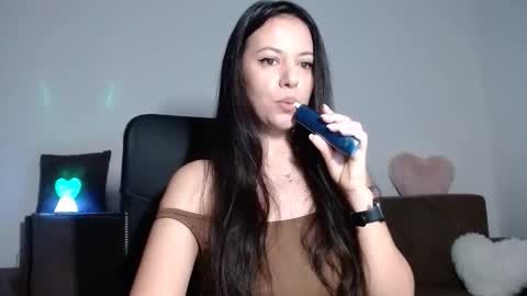 Snapshot of kimberlly0 chatting on 02-11-26, 05:34 Kim online show from 02-11-26, 05:34