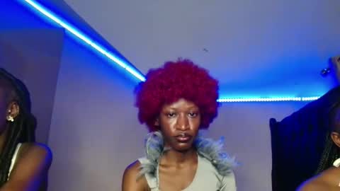 Snapshot of kimberly_chloe chatting on 01-06-26, 04:21 Kimberly online show from 01-06-26, 04:21