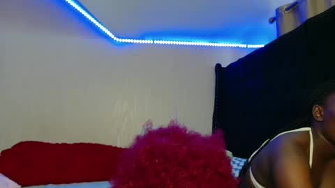 Snapshot of kimberly_chloe chatting on 01-09-26, 04:26 Kimberly online show from 01-09-26, 04:26