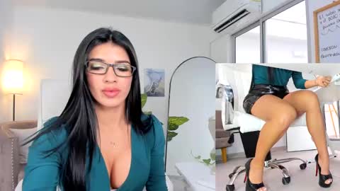 Snapshot of kimberly_hot2 chatting on 12-12-24, 07:15 Melissa online show from 12-12-24, 07:15