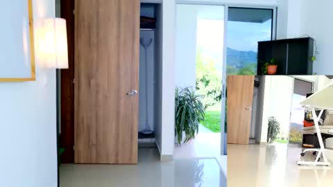 Snapshot of kimberly_hot2 chatting on 12-03-25, 08:07 Melissa online show from 12-03-25, 08:07