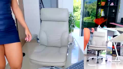 Snapshot of kimberly_hot2 chatting on 01-06-26, 07:17 Melissa online show from 01-06-26, 07:17