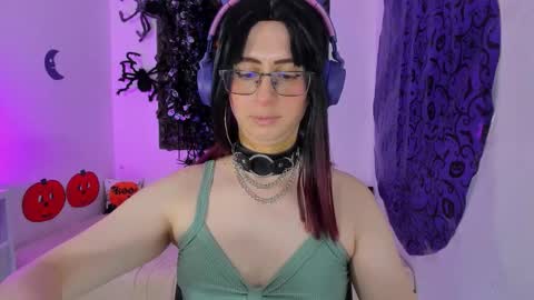 Snapshot of kimberly_thonson chatting on 10-22-25, 03:45 kimberly_thonson online show from 10-22-25, 03:45