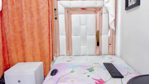 Snapshot of kimberly_xoxo_3 chatting on 02-18-26, 03:24 online show from 02-18-26, 03:24