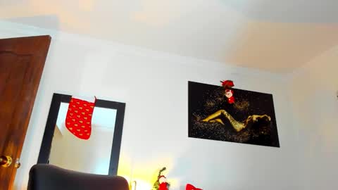 Kimberly Banks online show from 12-21-25, 01:07